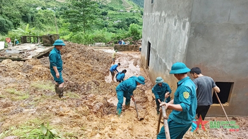 Lai Châu: Bộ đội tích cực giúp dân khắc phục hậu quả thiên tai